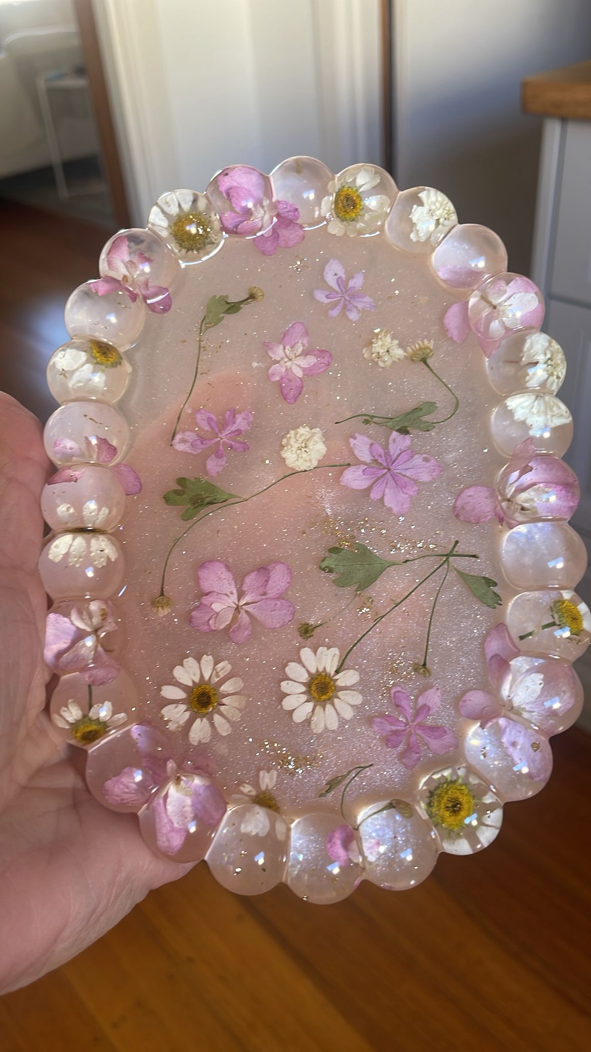 Scalloped Daisy and Hydrangea Trinket Tray