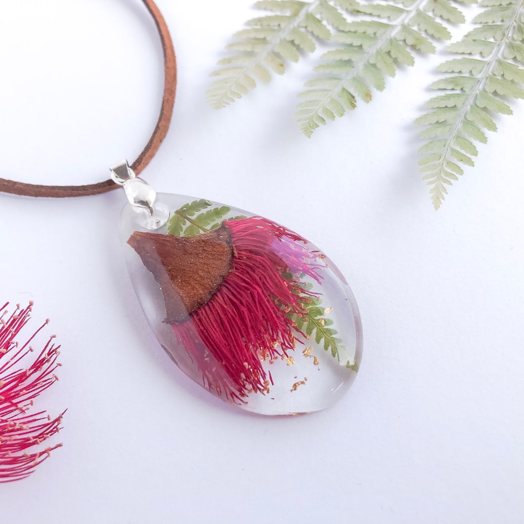 Foraged Red Gum Blossom & Fern