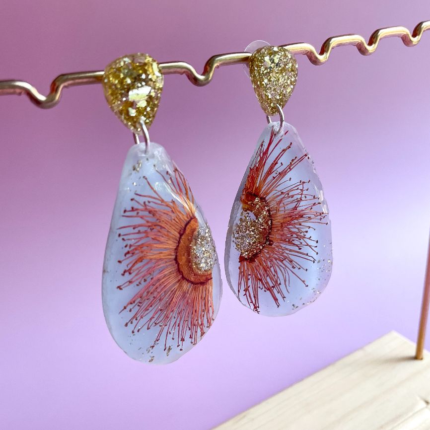 Pink Orange Gum on Vintage Blue Teardrop Geode