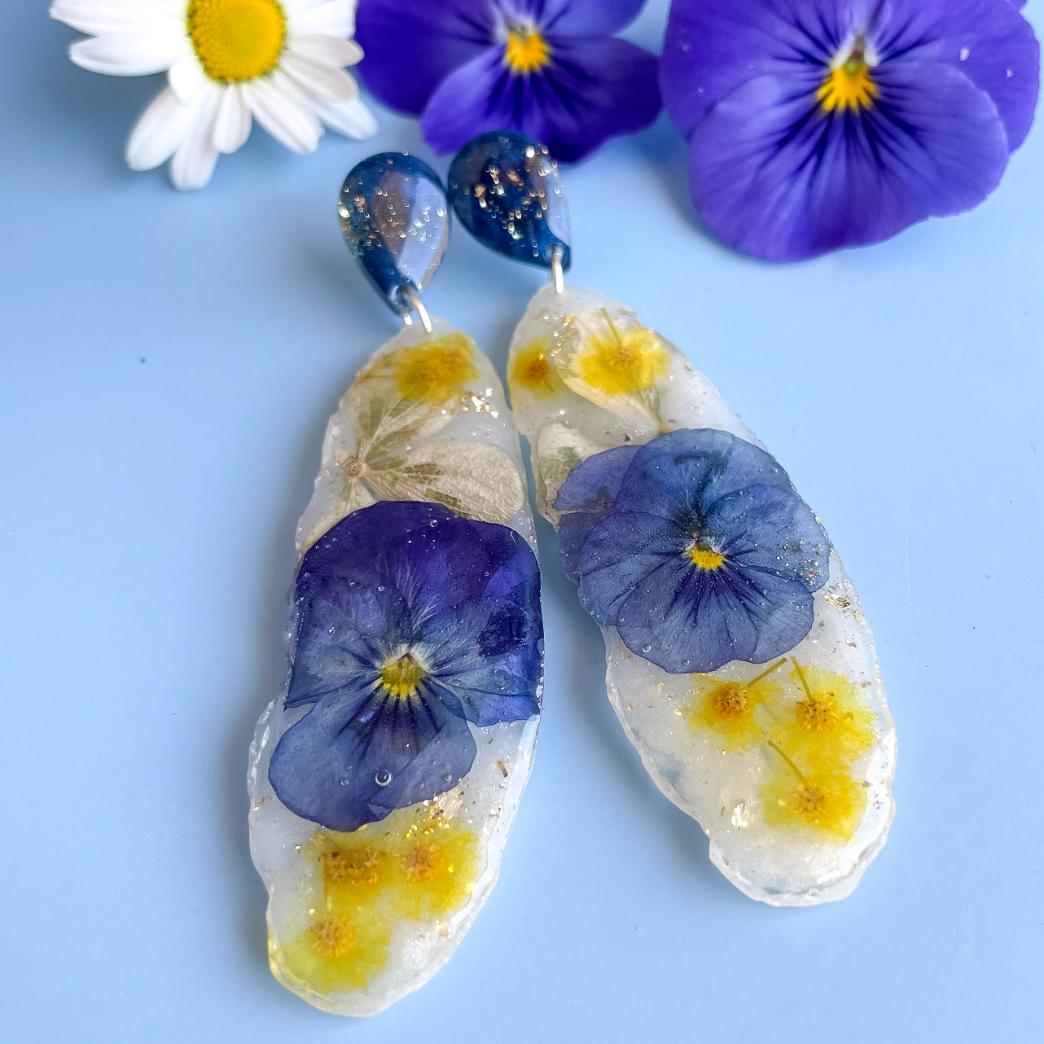 Viola and Wattle garden Geode