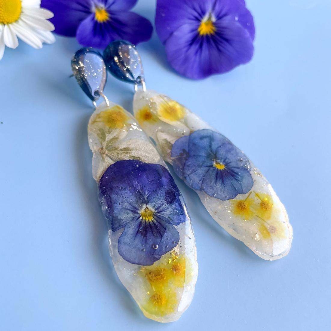 Viola and Wattle garden Geode