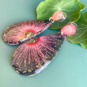 Vintage Pink Gum on Black Teardrop Geode