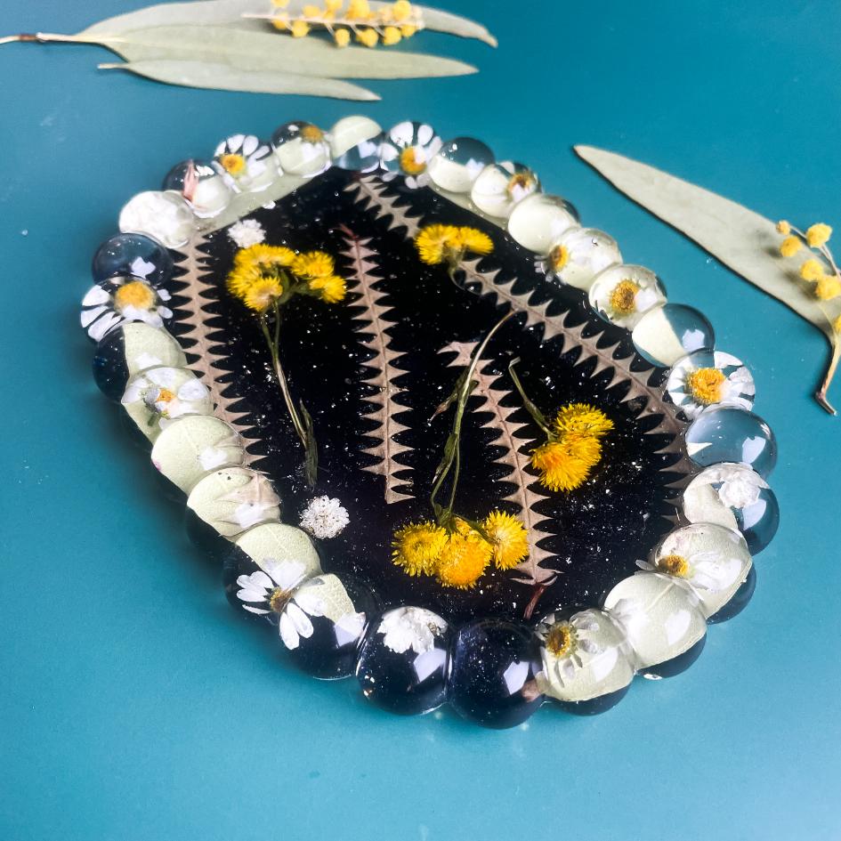 Scalloped Everlasting Daisy Trinket Tray