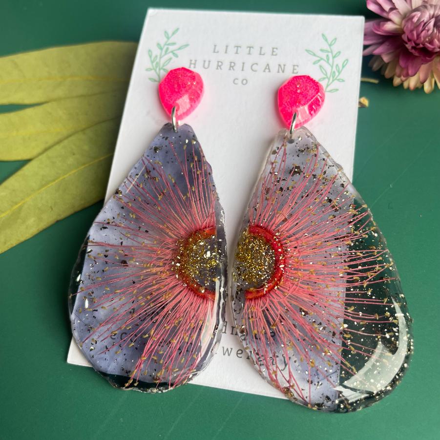 Vintage Pink Gum on Black Teardrop Geode