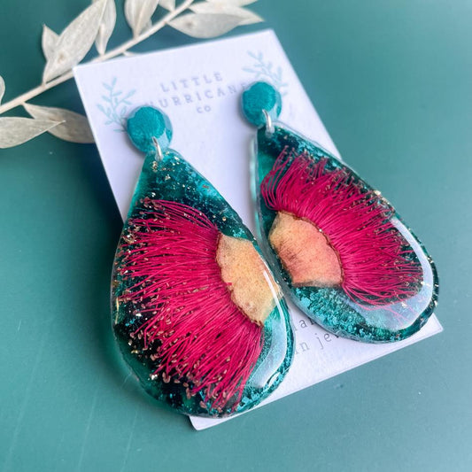 Pink Gum on Teal Teardrop Geode