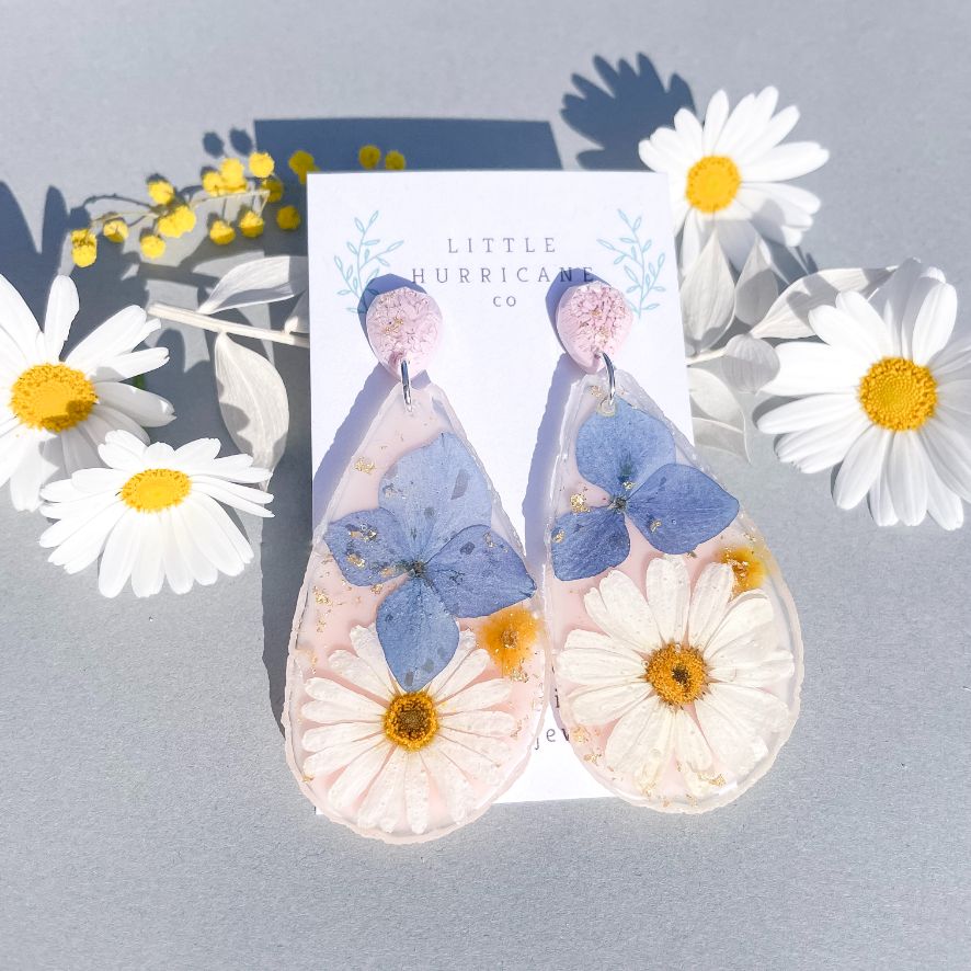 Daisy & Hydrangea Teardrop Geode