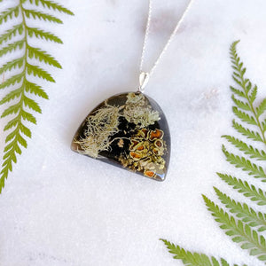 Foraged Lichen Rounded necklace