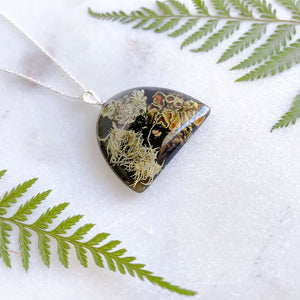Foraged Lichen Rounded necklace