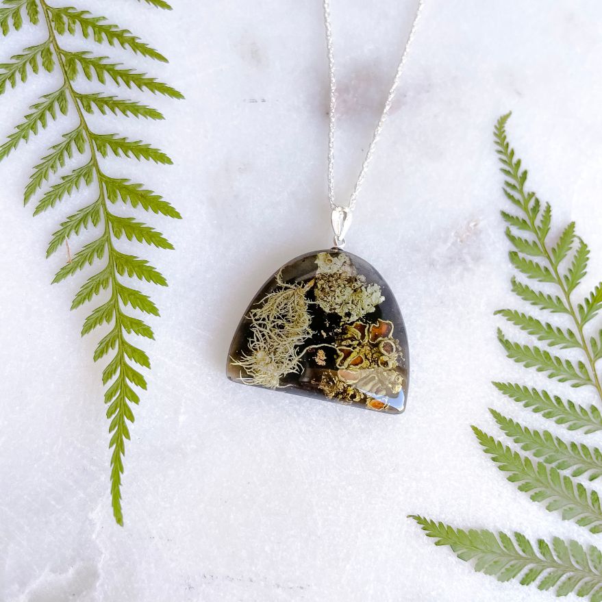 Foraged Lichen Rounded necklace
