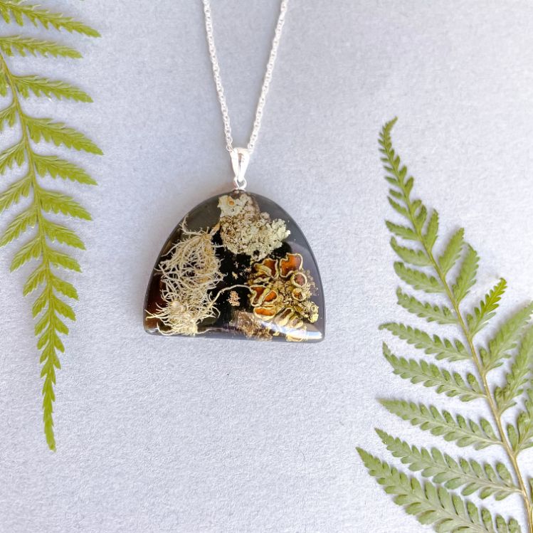 Foraged Lichen Rounded necklace