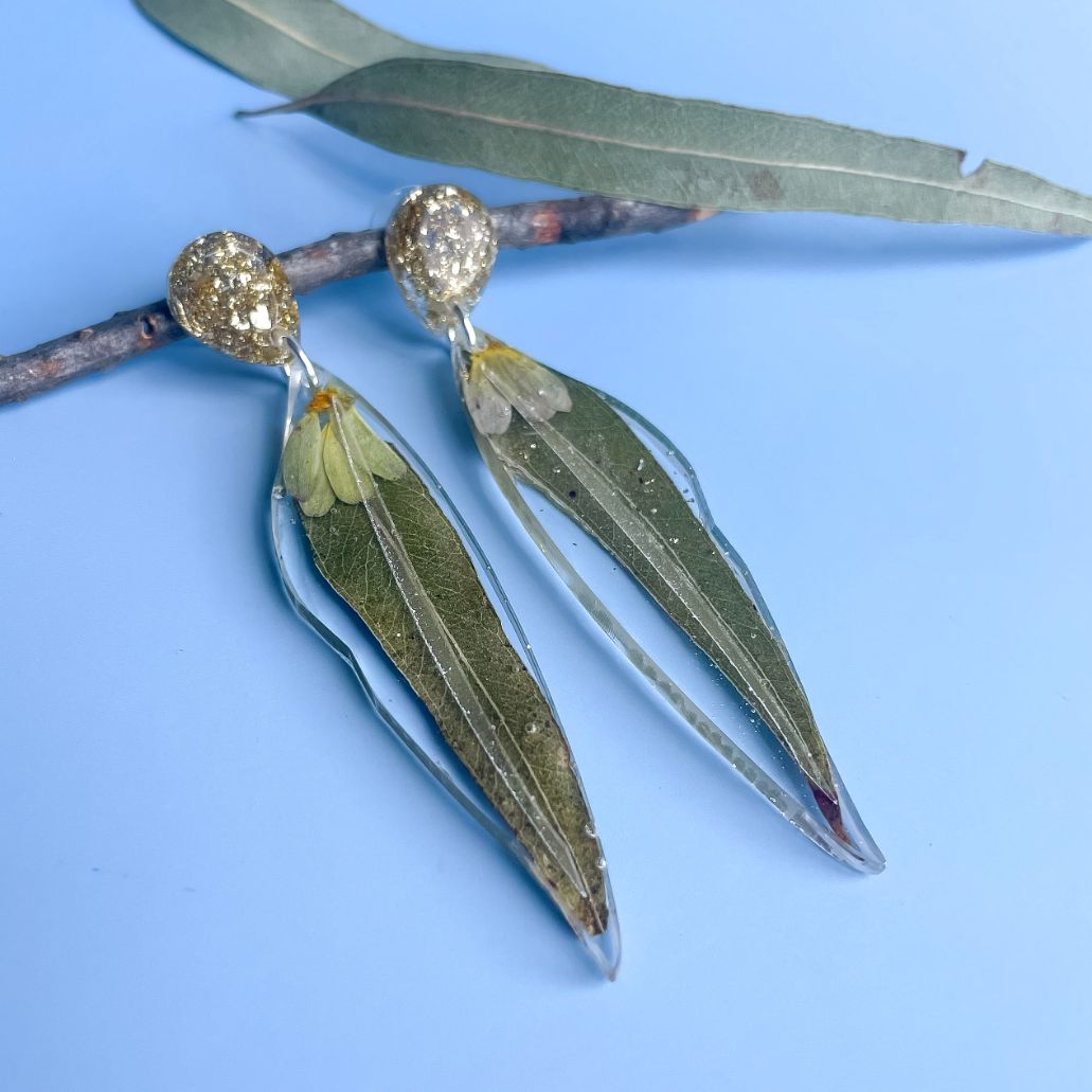 Eucalyptus leaf & Daisy petals dangles