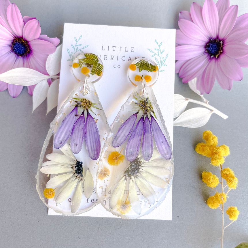 African Daisy Flower Teardrop Geode