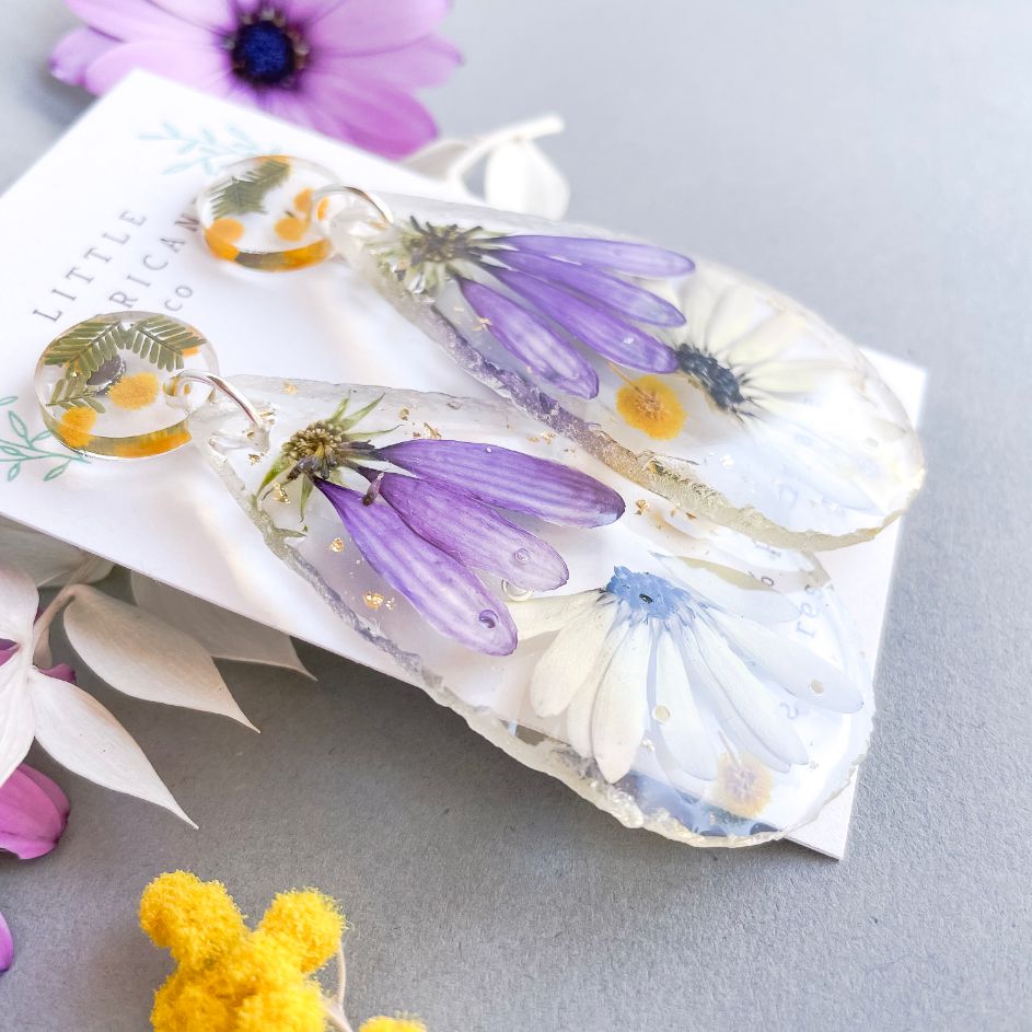 African Daisy Flower Teardrop Geode