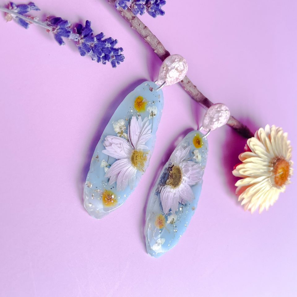 Daisy & Wattle on Blue Geode