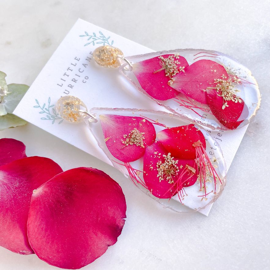 Rose petals & Queen Anne's Lace Teardrop Geode