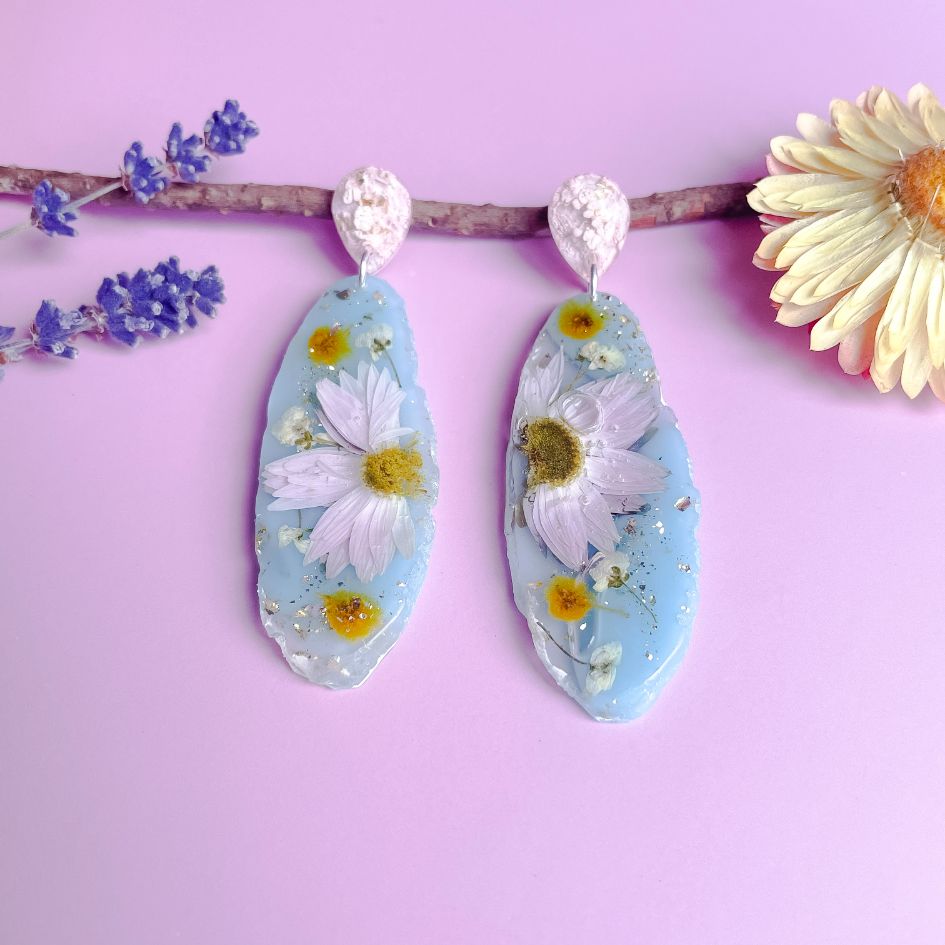 Daisy & Wattle on Blue Geode