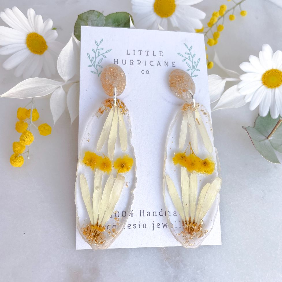 Daisy petals & Wattle blossom Geode