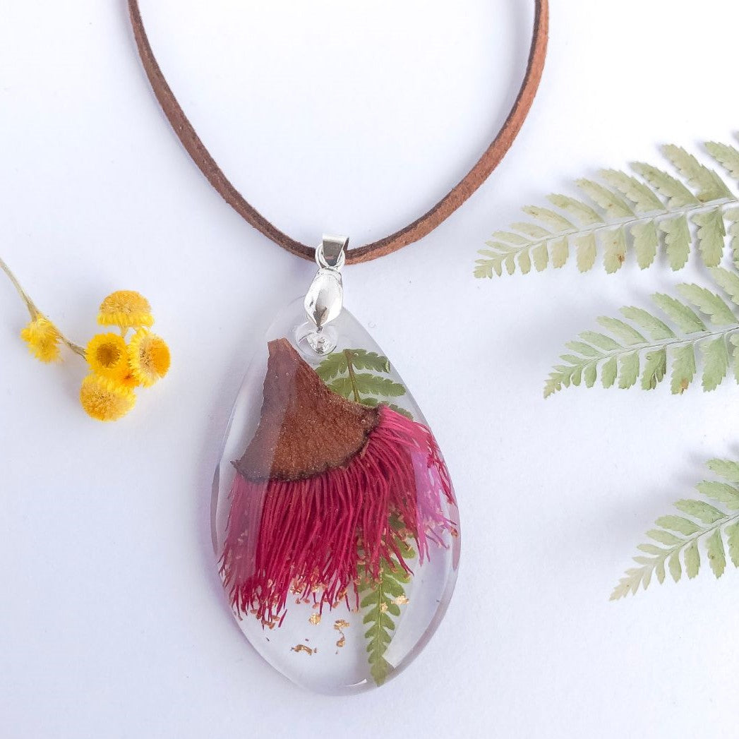 Foraged Red Gum Blossom & Fern