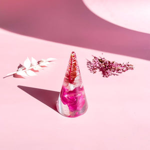 Rose and Thryptomene Ring Cone