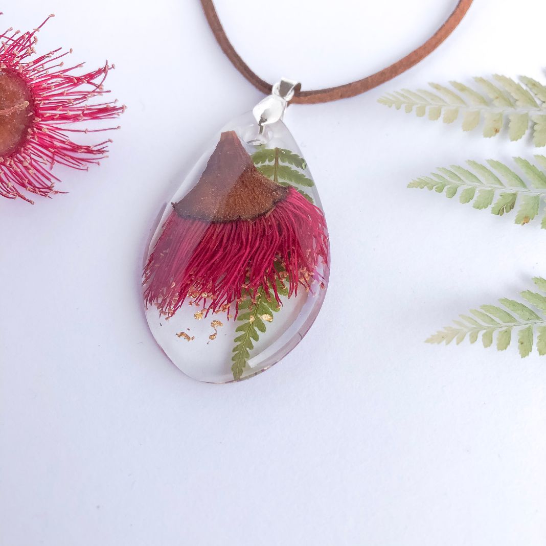 Foraged Red Gum Blossom & Fern
