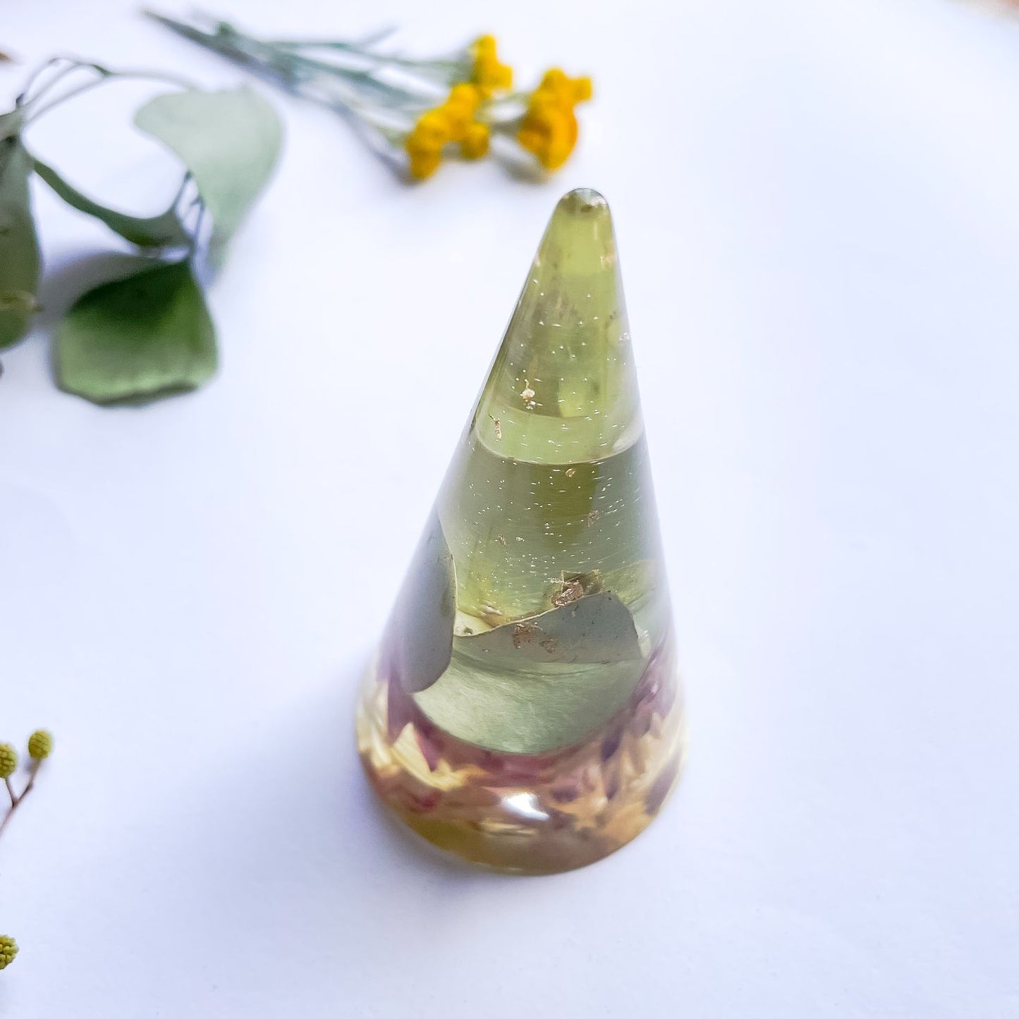 Eucalyptus leaves Ring Cone