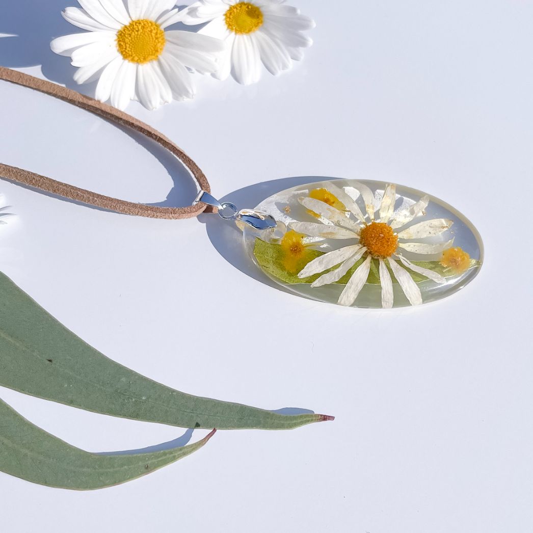 Daisy and Eucalyptus leaf Oval Necklace